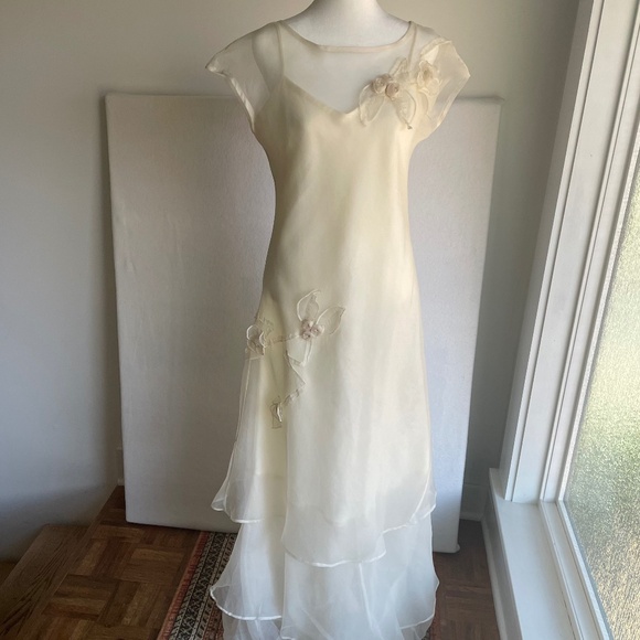 Tiar Los Angeles Dresses & Skirts - Tiar Los Angeles Silk and Linen Magnolia Minimalist Wedding Dress in Ivory, M